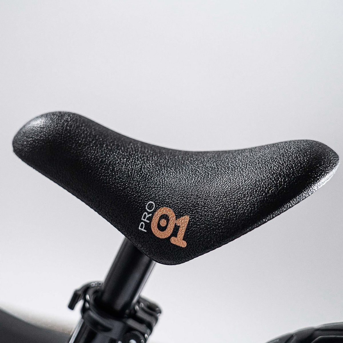 Cariboo Magnesium Pro (Black-Brown)