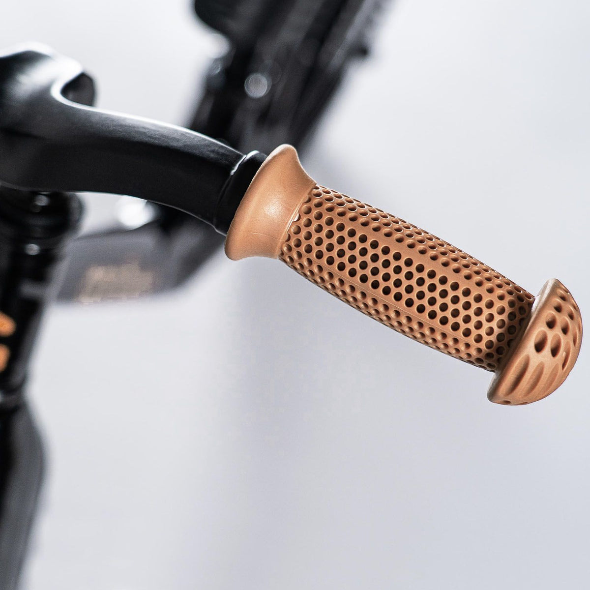 Cariboo Magnesium Pro (Black-Brown)
